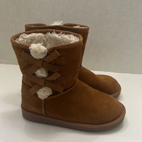 🎀 Koolaburra By UGG Victoria Short Boot - Kids' Chestnut Tan Girls Size 1 - Picture 3 of 7